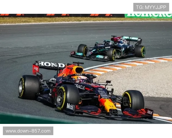 维斯塔潘放话不甘当配角,心理战施压迈凯伦双雄